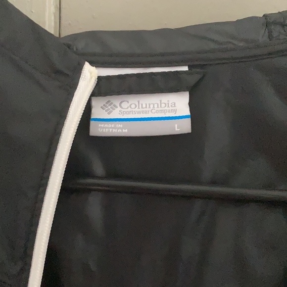 Men’s Columbia Windbreaker - Picture 3 of 3